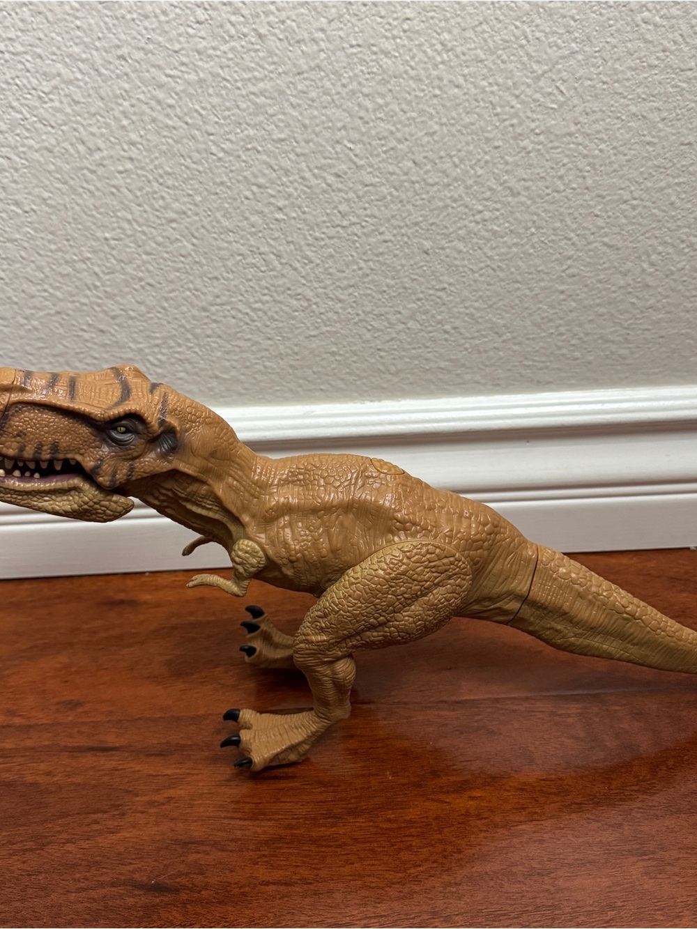 Hasbro Tyrannosaurus Action Figure 2015 Universl Studios